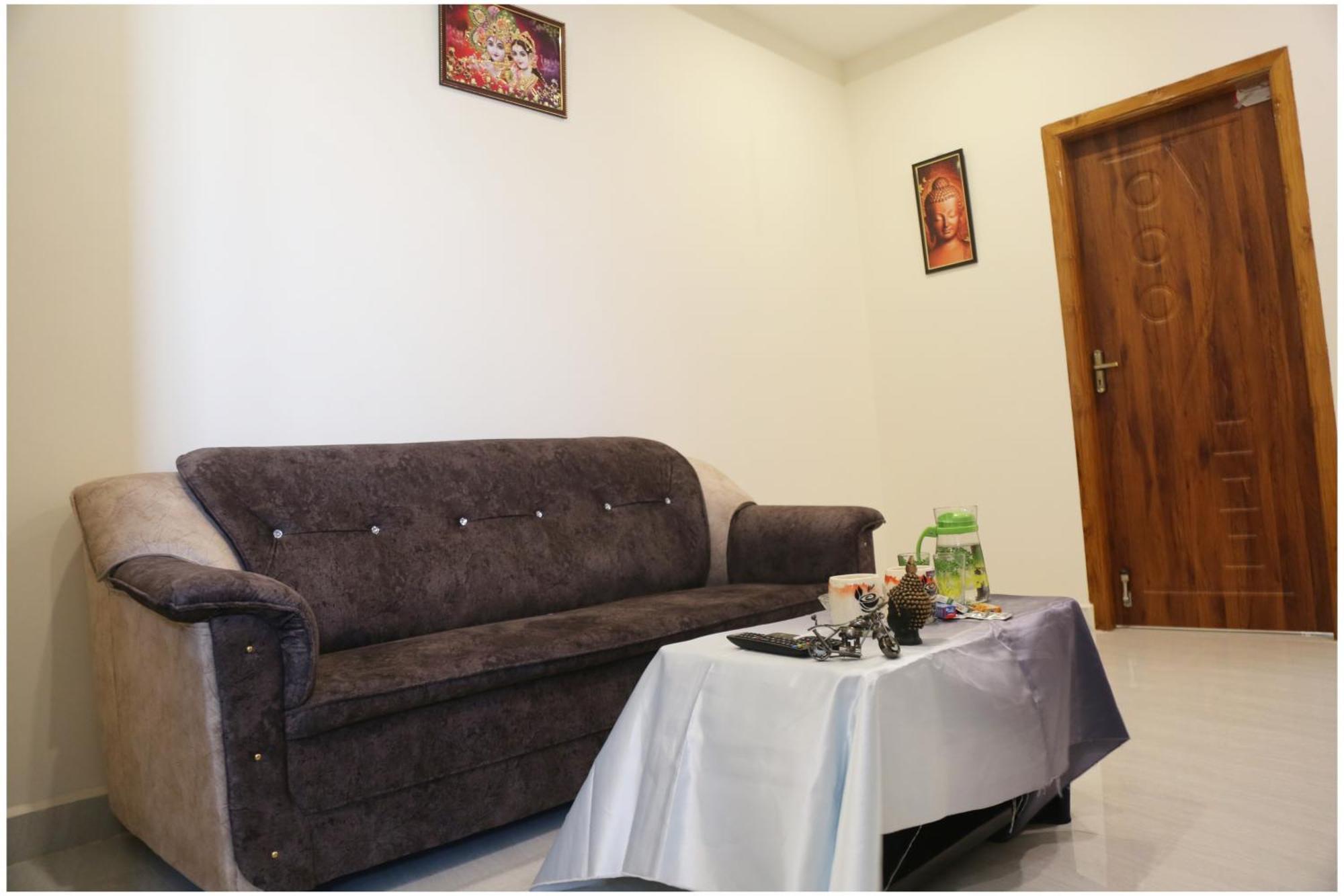 Padmavathi Homestay -2Bhk 1Bhk Ac Apartments For Group Of Families - Best Location - Flyover To Alipiri Gate - Walk To Ps4 Veg Restaurant - Modular Kitchen - Super Fast Wi-Fi- Near To Tirupati Bus Stand 2 Km-Near To Railway Station 2Km Exterior photo