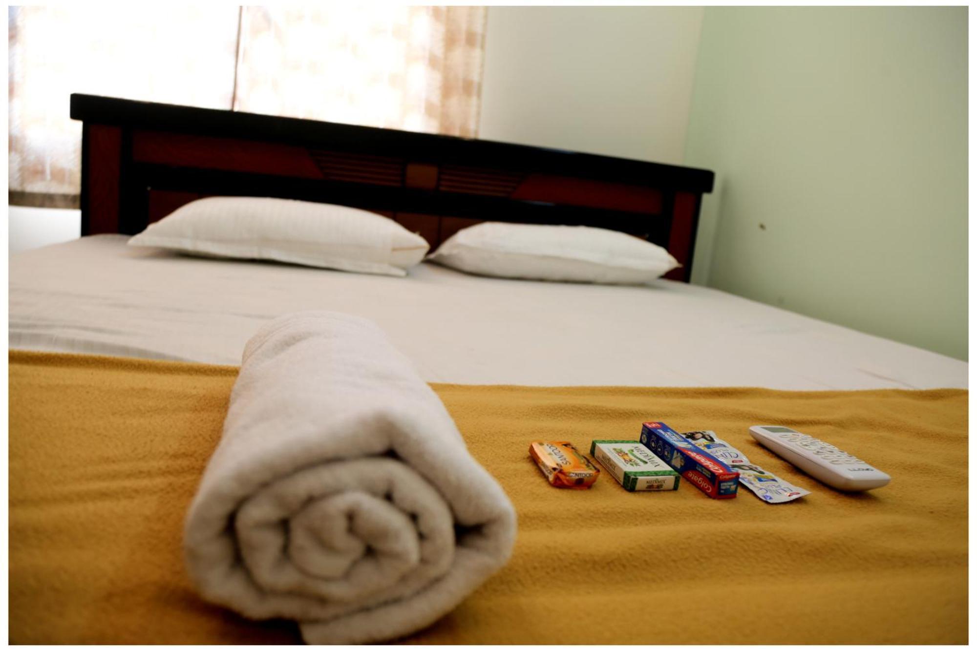 Padmavathi Homestay -2Bhk 1Bhk Ac Apartments For Group Of Families - Best Location - Flyover To Alipiri Gate - Walk To Ps4 Veg Restaurant - Modular Kitchen - Super Fast Wi-Fi- Near To Tirupati Bus Stand 2 Km-Near To Railway Station 2Km Exterior photo