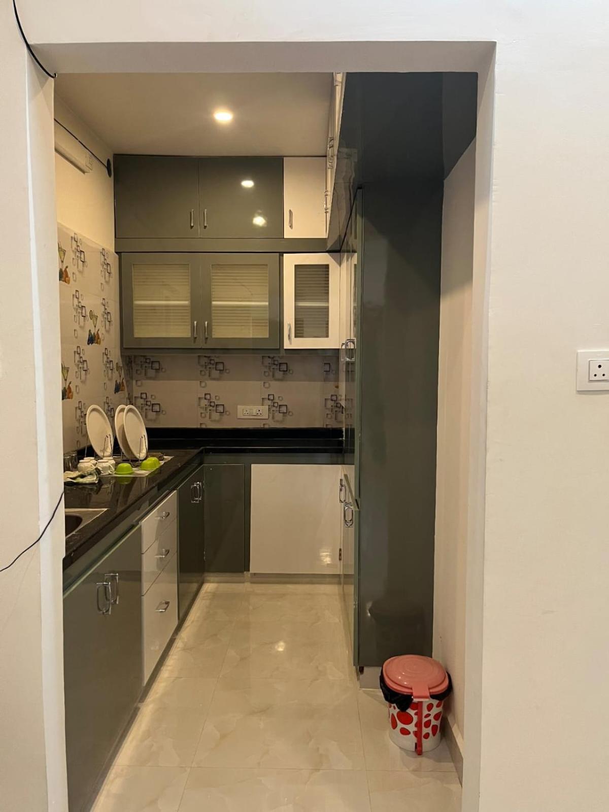Padmavathi Homestay -2Bhk 1Bhk Ac Apartments For Group Of Families - Best Location - Flyover To Alipiri Gate - Walk To Ps4 Veg Restaurant - Modular Kitchen - Super Fast Wi-Fi- Near To Tirupati Bus Stand 2 Km-Near To Railway Station 2Km Exterior photo